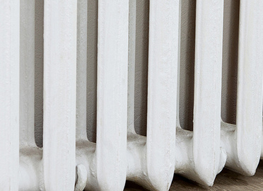 Jak v interi&eacute;ru natř&iacute;t radi&aacute;tor bez z&aacute;pachu v cel&eacute;m bytě?