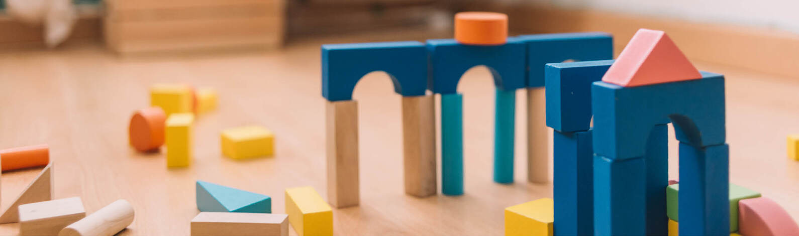 Č&iacute;m natř&iacute;t hračky a v&yacute;robky pro děti?