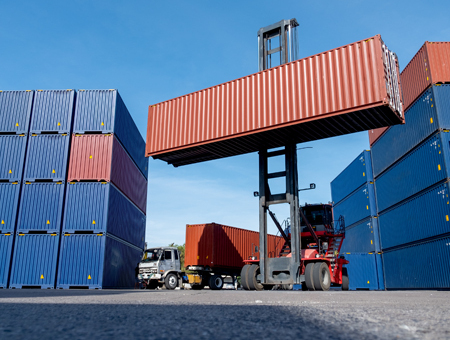 Přepravní a odpadní kontejnery