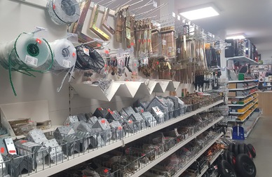 KUMB&Aacute;R spol. s r.o. - želez&aacute;řstv&iacute;, dom&aacute;c&iacute; potřeby, barvy, krmiva, zahradn&iacute; technika - Velk&eacute; Karlovice